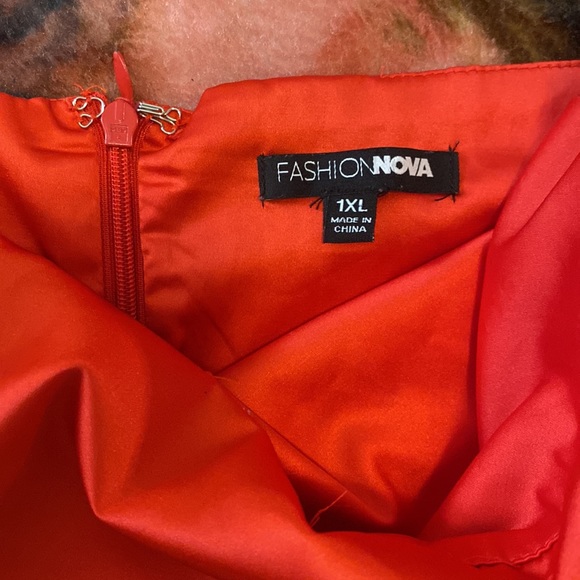 Red Dress - Picture 3 of 3